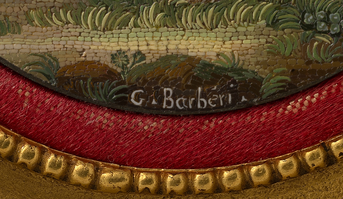 Detail des sitzenden Pudels und der Landschaft aus feinen Glastesserae